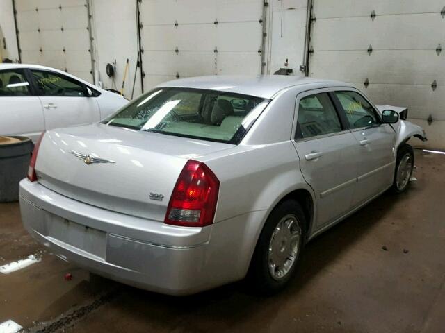 2C3KA53G56H229987 - 2006 CHRYSLER 300 TOURIN SILVER photo 4