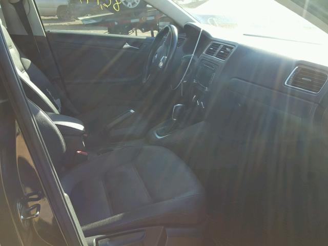 3VWDZ7AJ6BM336952 - 2011 VOLKSWAGEN JETTA SE 黑色 照片 5