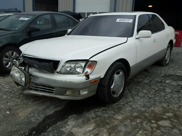 JT8BH28F9Y0173693 - 2000 LEXUS LS 400 WHITE photo 2