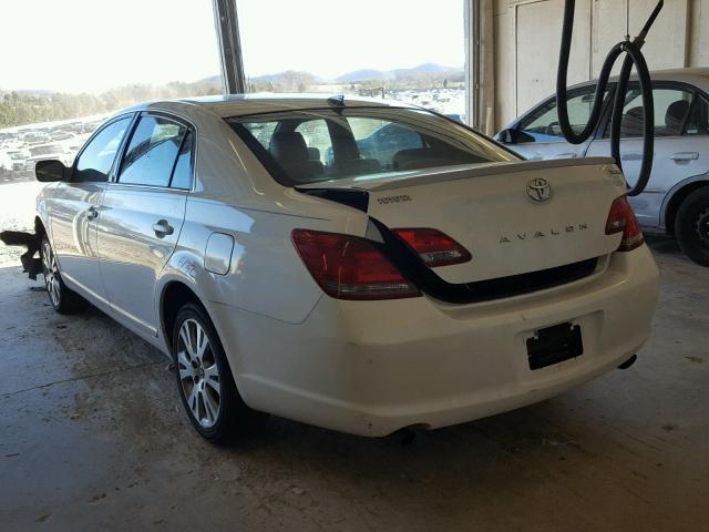 4T1BK36B78U264927 - 2008 TOYOTA AVALON XL WHITE photo 3