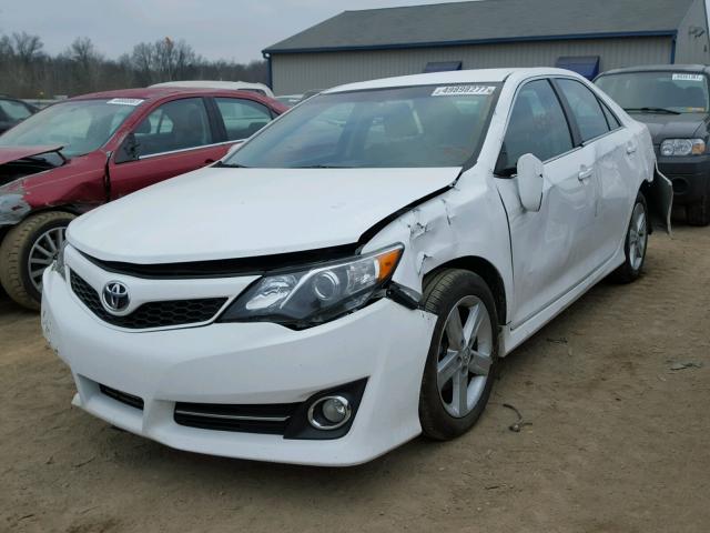 4T1BF1FK8EU817640 - 2014 TOYOTA CAMRY L WHITE photo 2