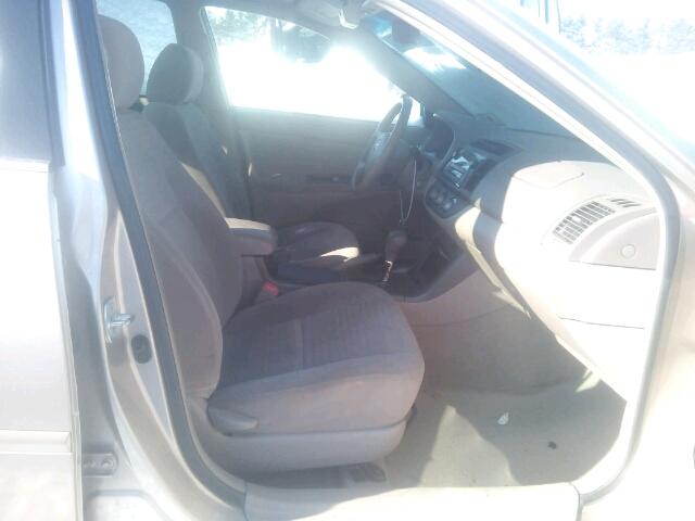 4T1BE32K55U404417 - 2005 TOYOTA CAMRY LE ოქროსფერი ფოტო 5