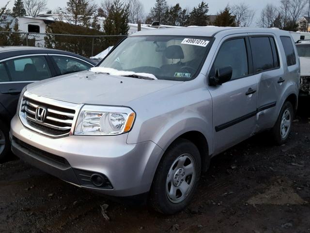 5FNYF4H23FB013284 - 2015 HONDA PILOT LX SILVER photo 2