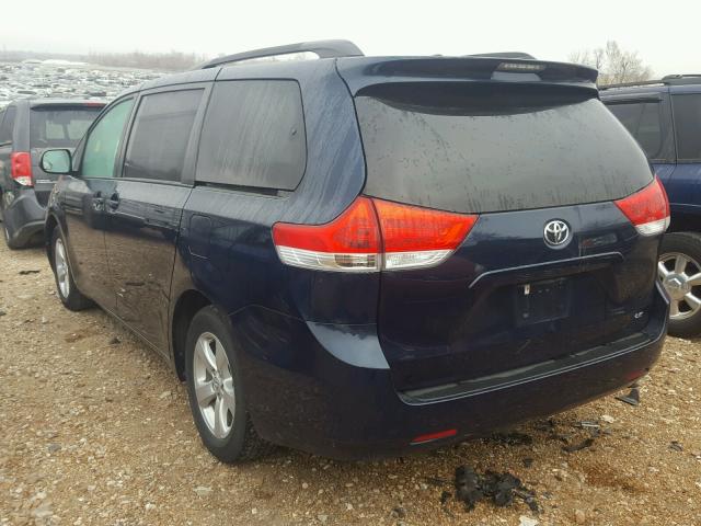 5TDKK3DC9CS274176 - 2012 TOYOTA SIENNA LE BLUE photo 3