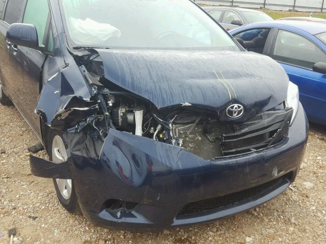 5TDKK3DC9CS274176 - 2012 TOYOTA SIENNA LE BLUE photo 9