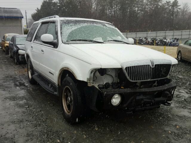 5LMFU28R52LJ16625 - 2002 LINCOLN NAVIGATOR WHITE photo 1