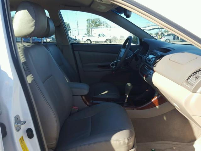 4T1BE30K74U283553 - 2004 TOYOTA CAMRY LE თეთრი ფოტო 5