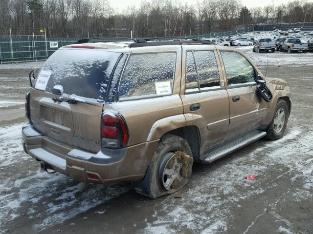 1GNDT13S622366703 - 2002 CHEVROLET TRAILBLAZE BROWN photo 4