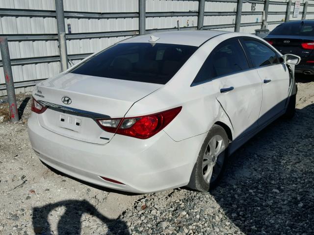 5NPEC4AC0DH601799 - 2013 HYUNDAI SONATA SE WHITE photo 4