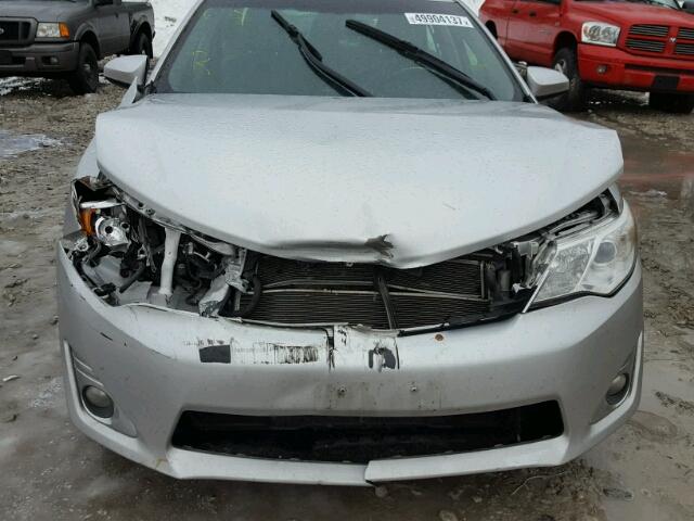 4T1BD1FKXEU113929 - 2014 TOYOTA CAMRY HYBR SILVER photo 9