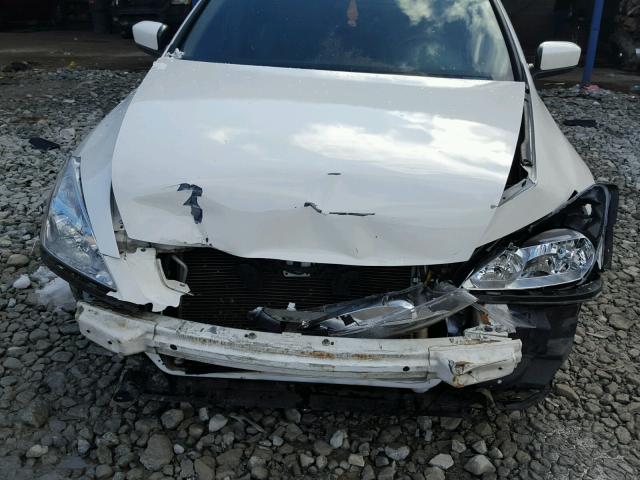 1HGCM56415A165793 - 2005 HONDA ACCORD LX WHITE photo 9