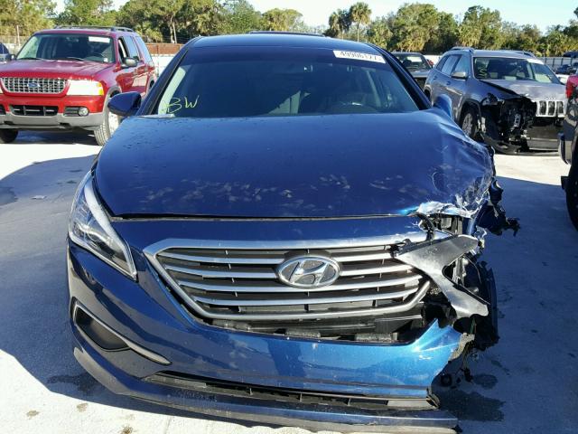 5NPE24AF6GH304747 - 2016 HYUNDAI SONATA SE BLUE photo 9