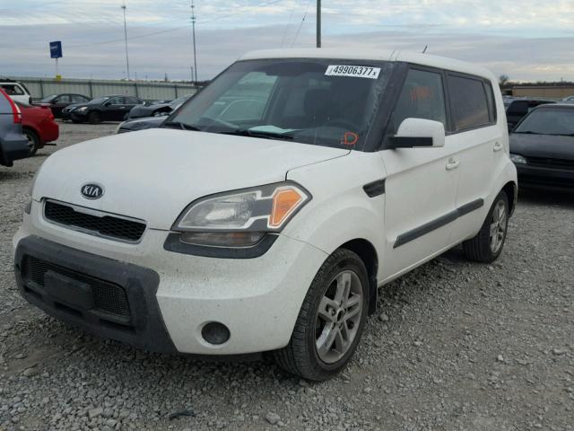 KNDJT2A22B7715699 - 2011 KIA SOUL + WHITE photo 2