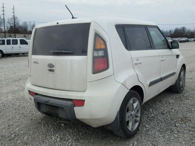 KNDJT2A22B7715699 - 2011 KIA SOUL + WHITE photo 4