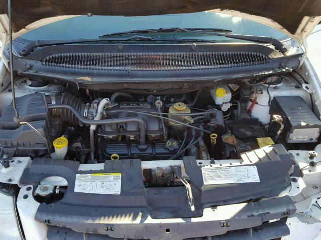 2C4GP44RX5R165416 - 2005 CHRYSLER TOWN & COU WHITE photo 7