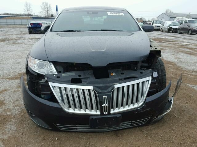 1LNHM94R69G607508 - 2009 LINCOLN MKS BLACK photo 9