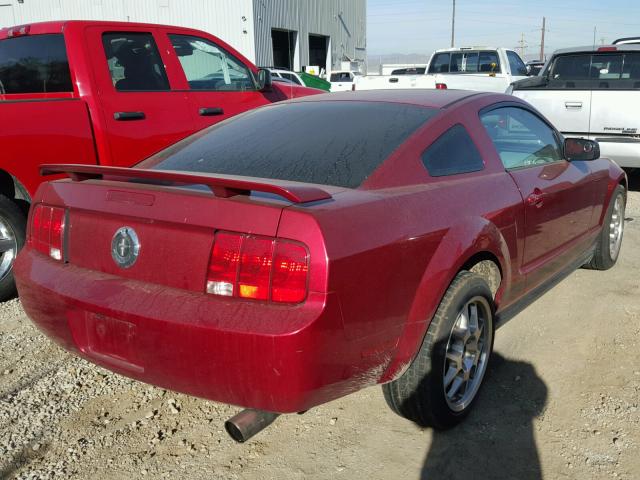 1ZVFT80NX65113071 - 2006 FORD MUSTANG MAROON photo 4