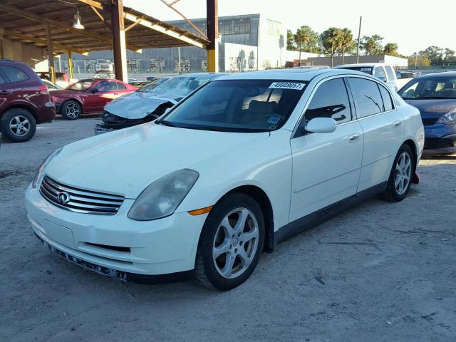 JNKCV51F24M714157 - 2004 INFINITI G35 WHITE photo 2