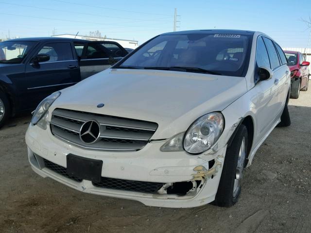 4JGCB65E37A054651 - 2007 MERCEDES-BENZ R 350 WHITE photo 2