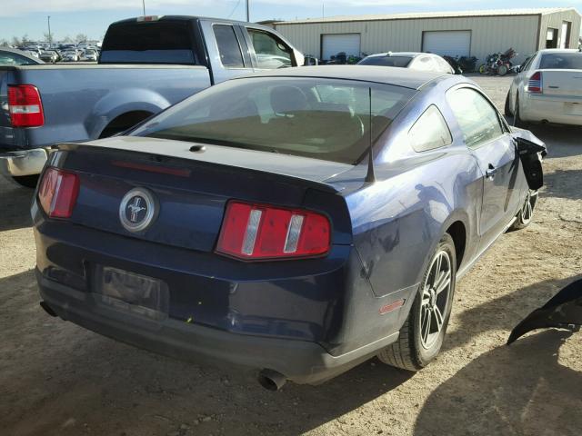 1ZVBP8AM7C5225136 - 2012 FORD MUSTANG BLUE photo 4