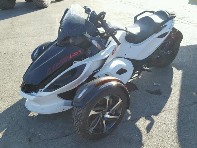 2BXNABC1XEV000126 - 2014 CAN-AM SPYDER ROA WHITE photo 2