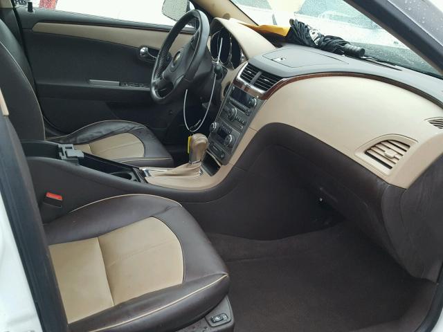 1G1ZE5EU4BF399053 - 2011 CHEVROLET MALIBU LTZ 白色 照片 5