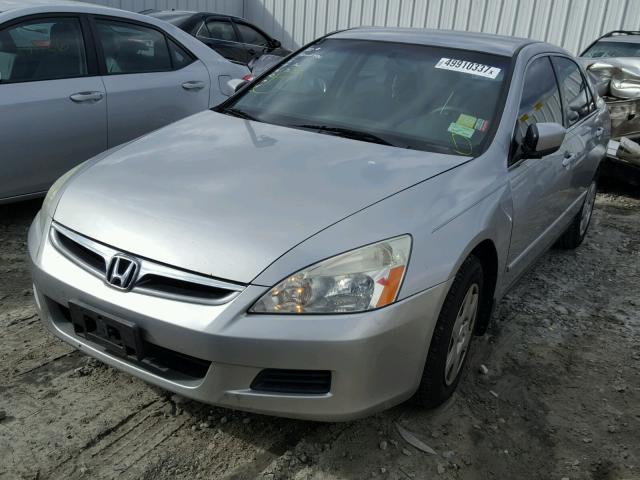 3HGCM56447G704380 - 2007 HONDA ACCORD LX SILVER photo 2