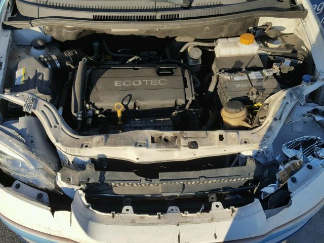 KL1TD5DE4AB089914 - 2010 CHEVROLET AVEO LS WHITE photo 7