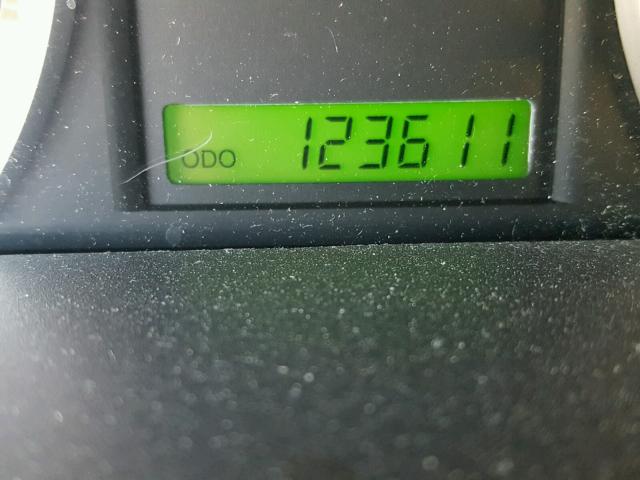 KL1TD5DE4AB089914 - 2010 CHEVROLET AVEO LS WHITE photo 8