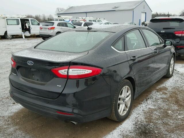 1FA6P0H70G5112047 - 2016 FORD FUSION SE BLACK photo 4