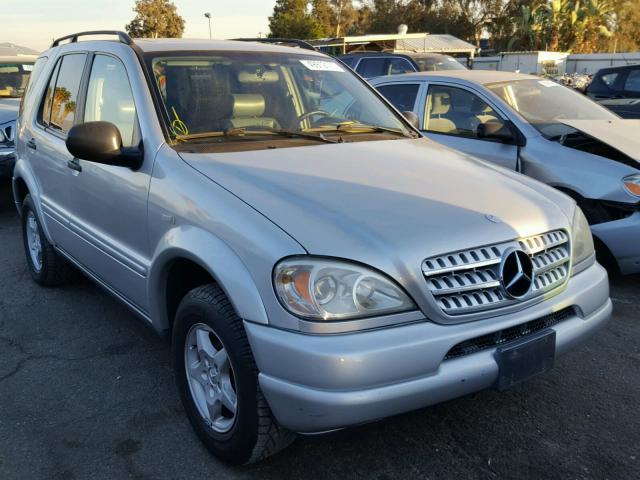 4JGAB54E6XA124985 - 1999 MERCEDES-BENZ ML 320 SILVER photo 1