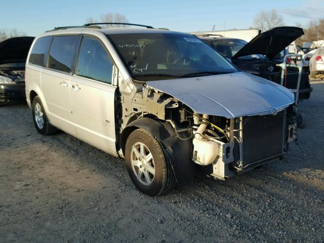 2A8HR54P38R754355 - 2008 CHRYSLER TOWN & COU SILVER photo 1