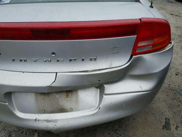 2B3HD46R11H666738 - 2001 DODGE INTREPID S WHITE photo 9