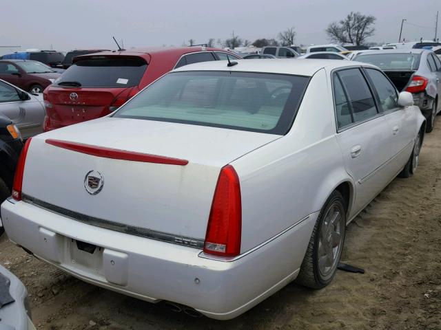 1G6KD57Y46U131958 - 2006 CADILLAC DTS WHITE photo 4