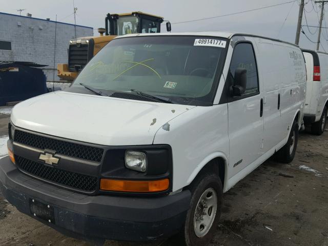 1GCHG35U031166058 - 2003 CHEVROLET EXPRESS G3 WHITE photo 2