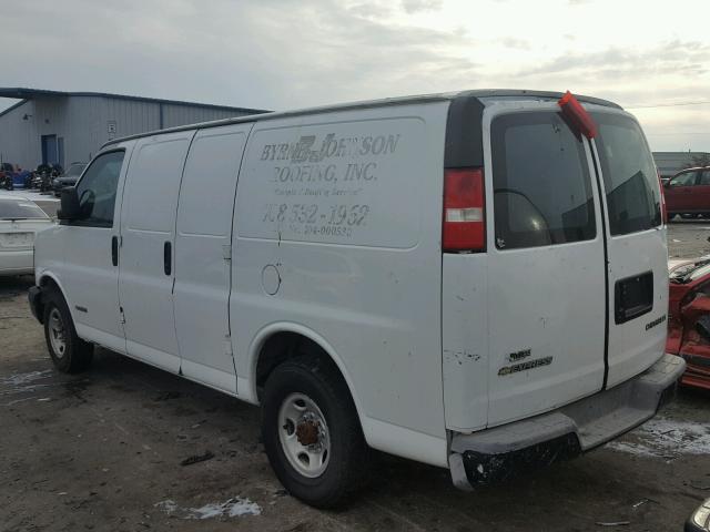 1GCHG35U031166058 - 2003 CHEVROLET EXPRESS G3 WHITE photo 3