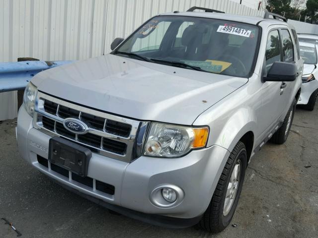 1FMCU03G79KA12704 - 2009 FORD ESCAPE XLT SILVER photo 2