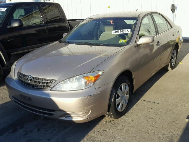 4T1BE32K13U668652 - 2003 TOYOTA CAMRY LE TAN photo 2