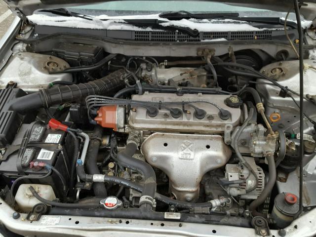 1HGCG56471A068003 - 2001 HONDA ACCORD LX SILVER photo 7