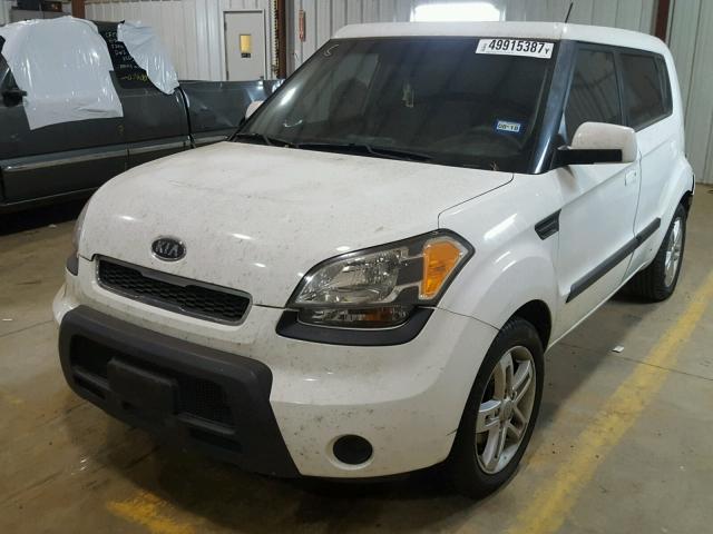 KNDJT2A22A7702451 - 2010 KIA SOUL + SILVER photo 2