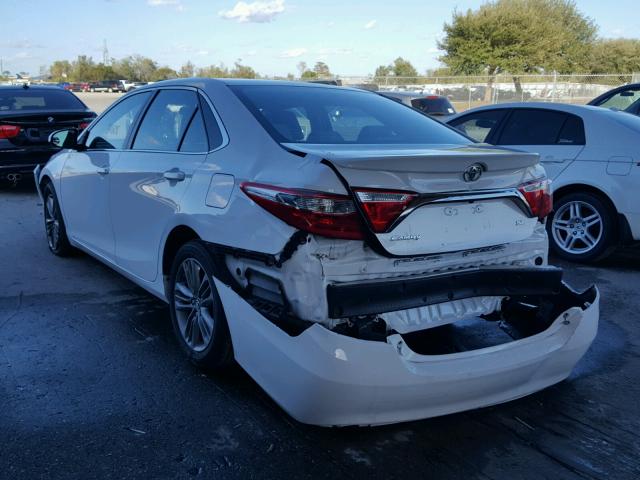 4T1BF1FK2FU112656 - 2015 TOYOTA CAMRY LE WHITE photo 3