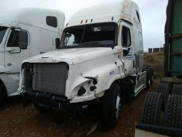 3AKJGLD59GSHM2154 - 2016 FREIGHTLINER CASCADIA 1 WHITE photo 2