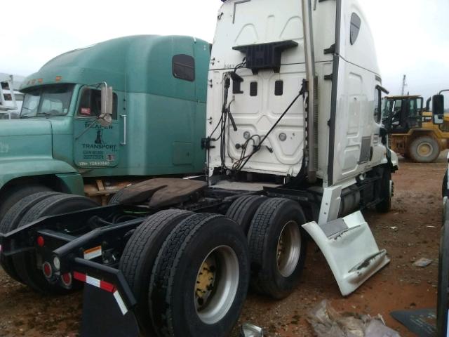 3AKJGLD59GSHM2154 - 2016 FREIGHTLINER CASCADIA 1 WHITE photo 4