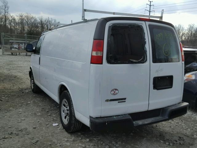 1GCSGAFX4B1113493 - 2011 CHEVROLET EXPRESS G1 WHITE photo 3