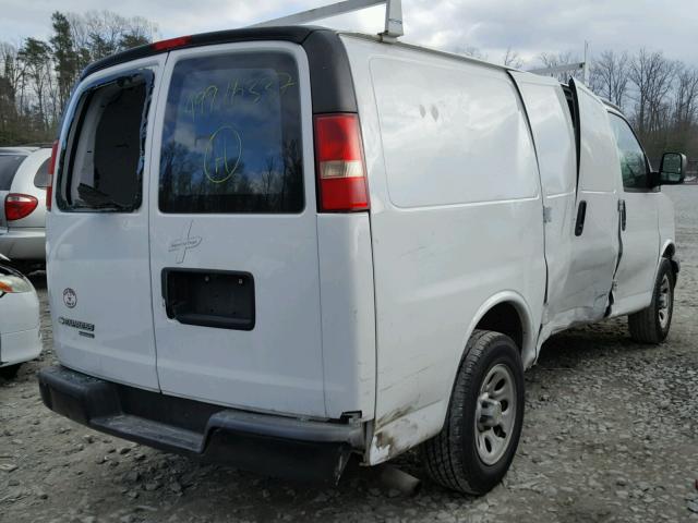 1GCSGAFX4B1113493 - 2011 CHEVROLET EXPRESS G1 WHITE photo 4