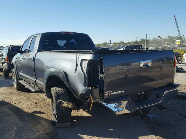 5TFSV54167X001925 - 2007 TOYOTA TUNDRA DOU GRAY photo 3