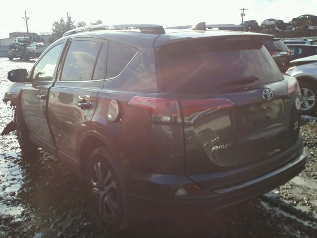 JTMBFREV1HJ110190 - 2017 TOYOTA RAV4 LE GRAY photo 3