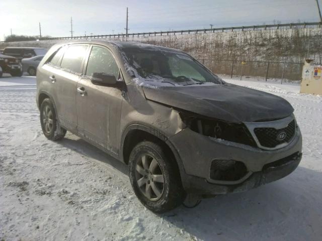 5XYKT3A12BG084117 - 2011 KIA SORENTO BA GRAY photo 1