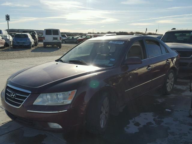 5NPEU46C59H463271 - 2009 HYUNDAI SONATA SE MAROON photo 2