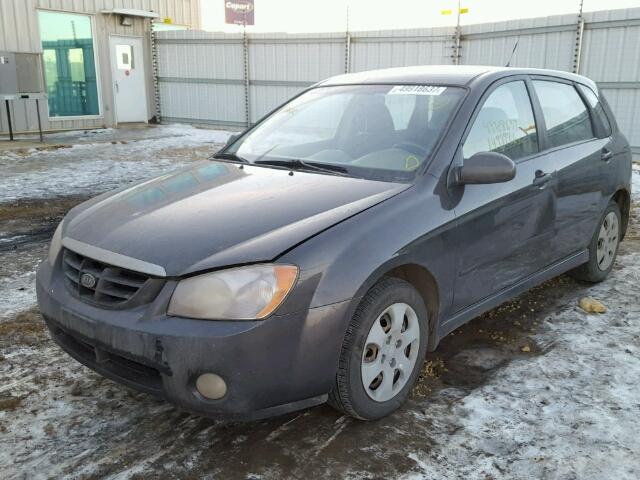 KNAFE161555144104 - 2005 KIA SPECTRA5 GRAY photo 2